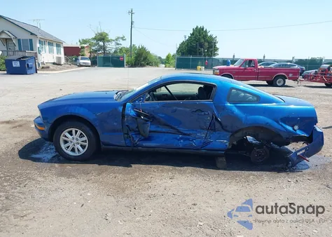 2007 Ford Mustang V6 Deluxe/V6 Premium из США, поврежденный, VIN 1ZVFT80N275369254